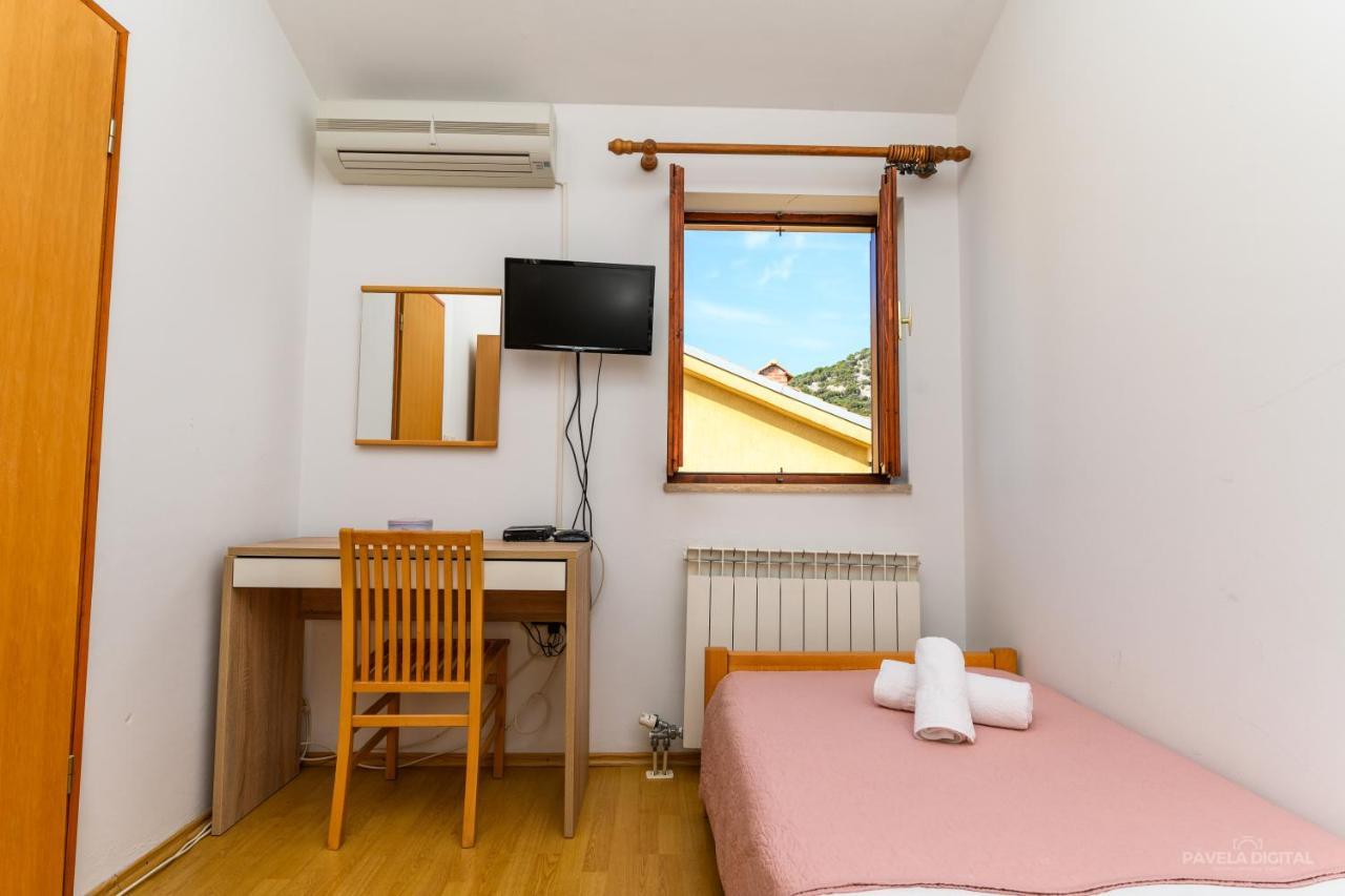 Sobe I Apartman Mareta Miholascica 外观 照片
