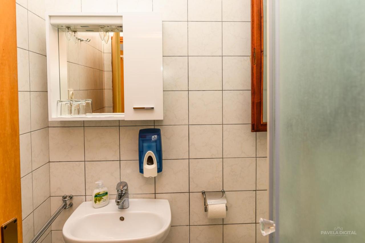 Sobe I Apartman Mareta Miholascica 外观 照片