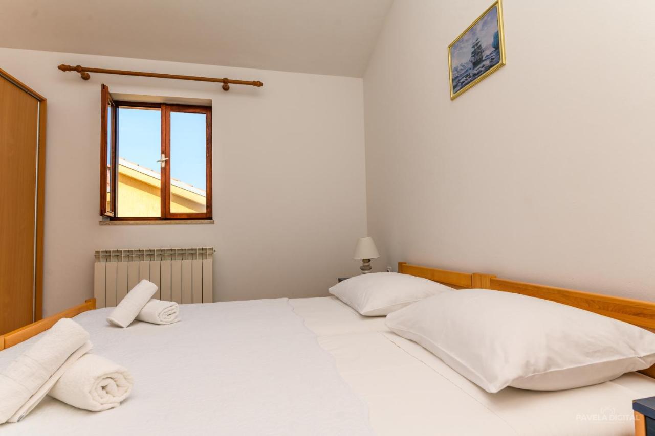 Sobe I Apartman Mareta Miholascica 外观 照片