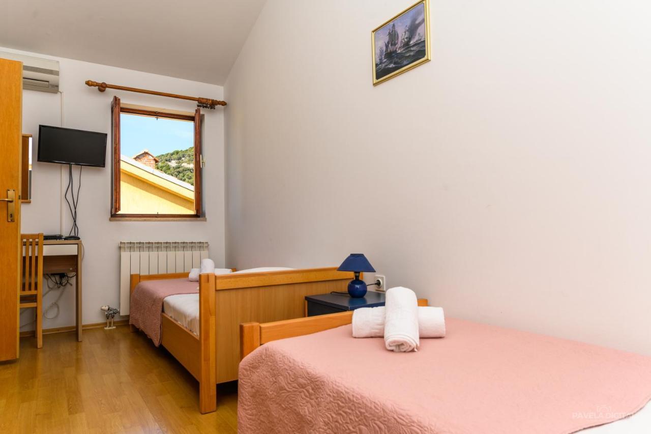 Sobe I Apartman Mareta Miholascica 外观 照片