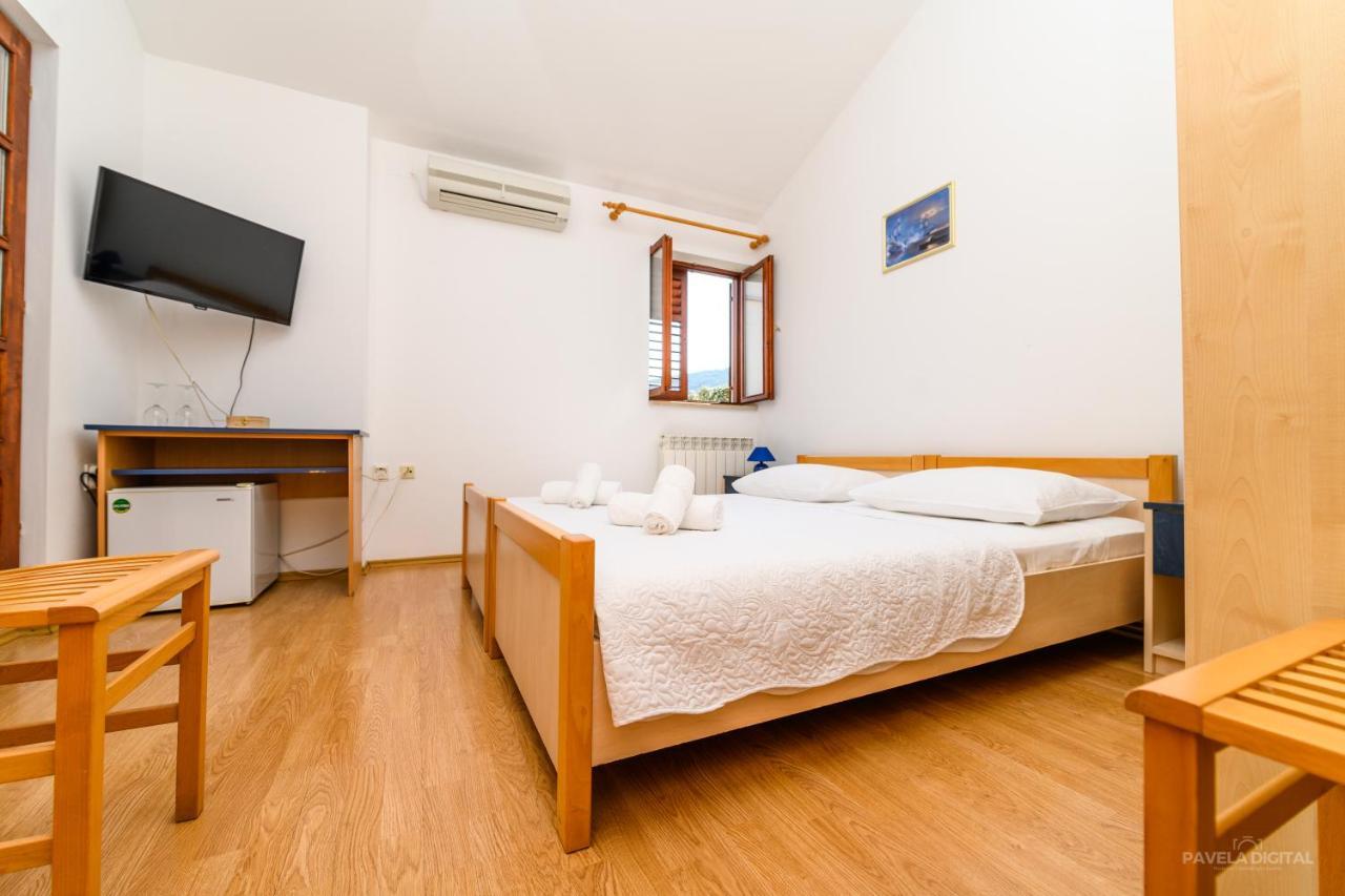 Sobe I Apartman Mareta Miholascica 外观 照片