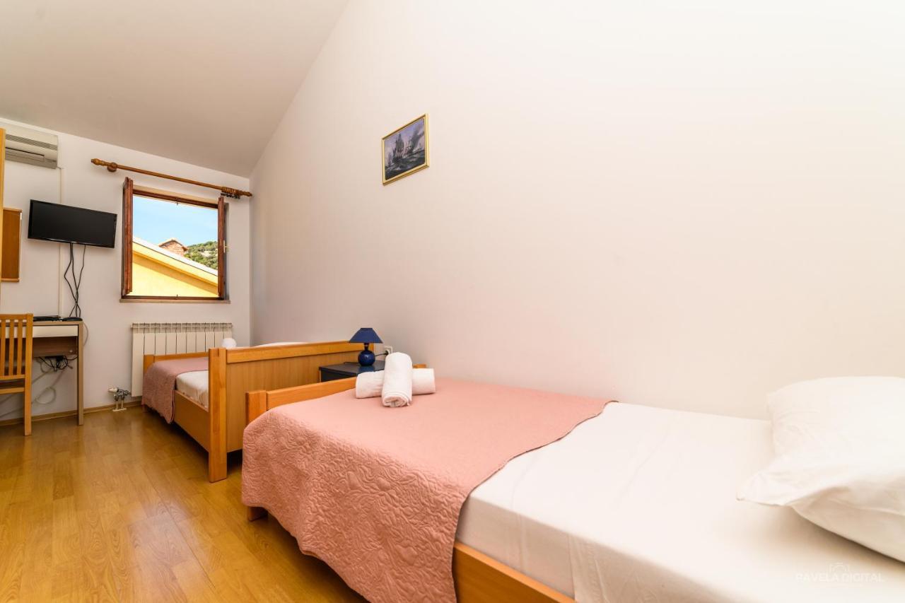 Sobe I Apartman Mareta Miholascica 外观 照片